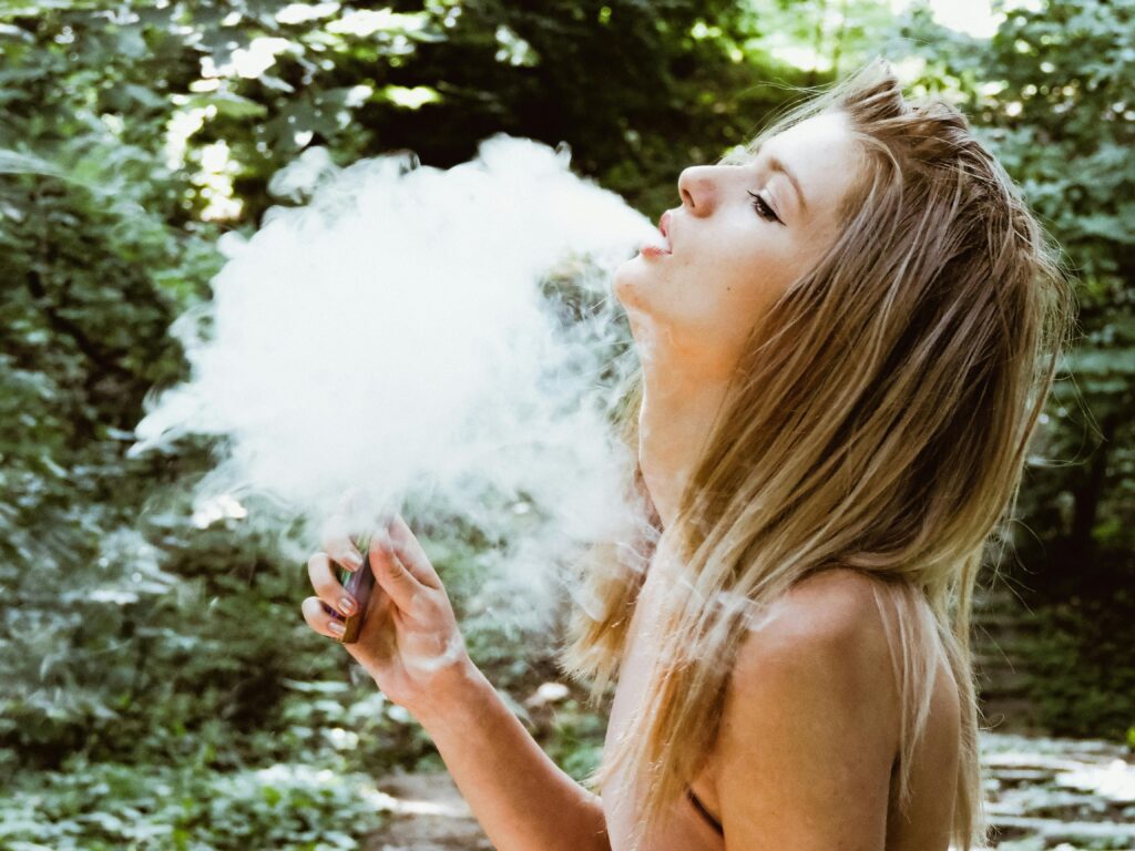 Vaping vs Smoking: New Research To Help You Make The Best Decision